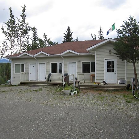Johnson'S Crossing Lodge Johnsons Crossing Exterior photo